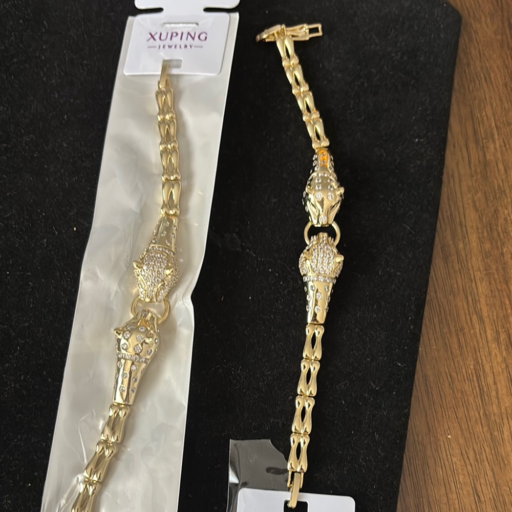 Ping Gold Bracelet with Leopard Design